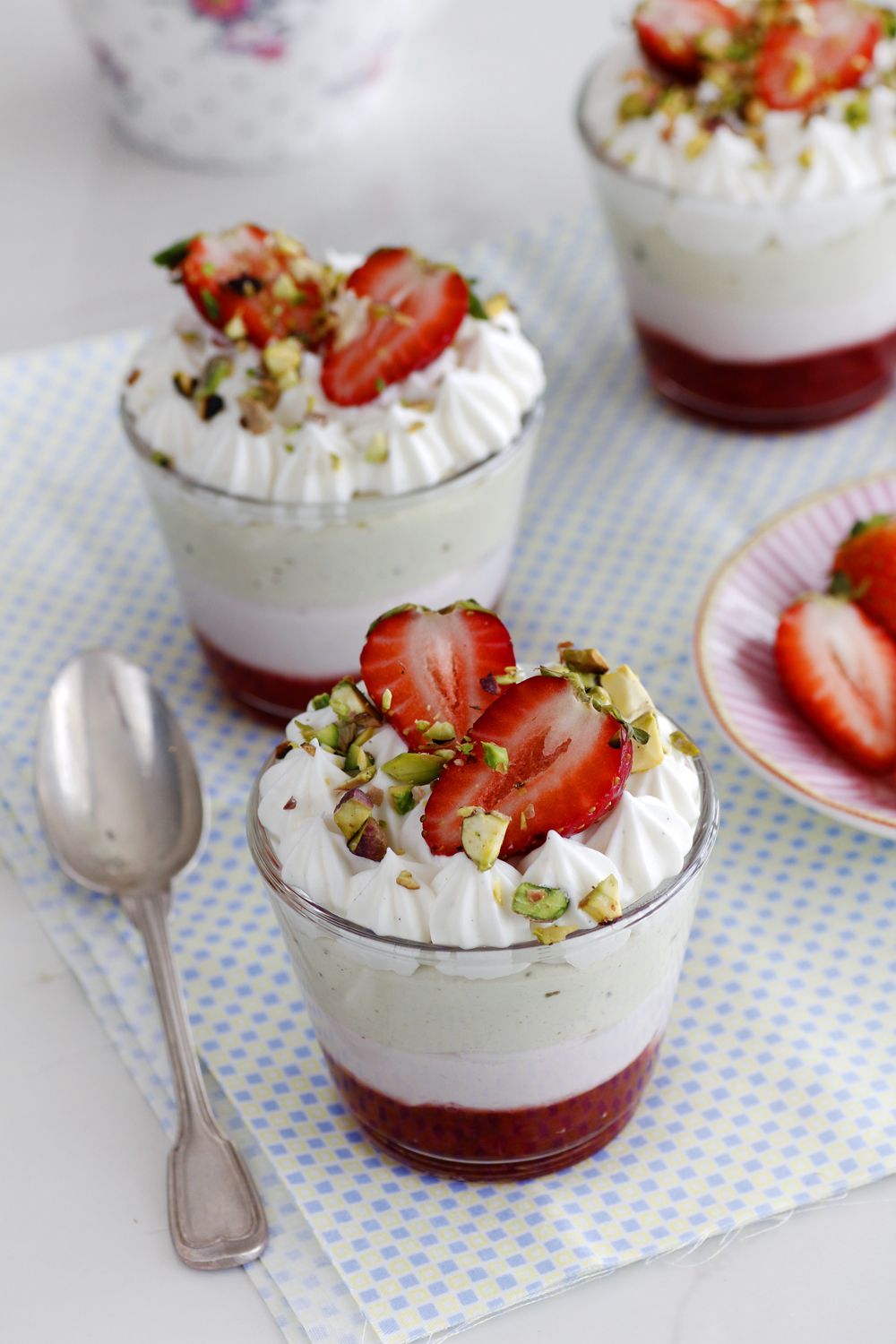 strawberry pistachio and cream dessert s