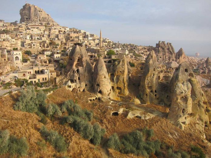 uchisar castle cappadocia 696x522 1